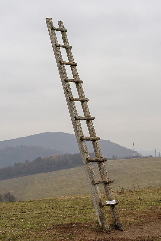 通向天空的梯子、伸向天空的梯子简笔画